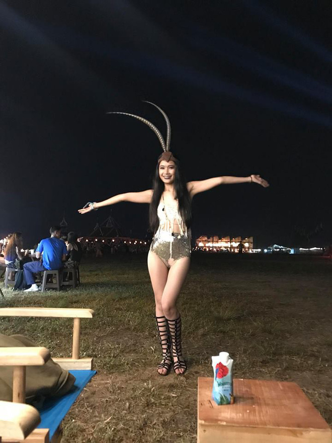 Hình ảnh sexy khác xa trên phim của diễn viên đóng cảnh nóng gây sốc trong Thương nhớ ở ai Hình ảnh sexy khác xa trên phim của diễn viên đóng cảnh nóng gây sốc trong Thương nhớ ở ai